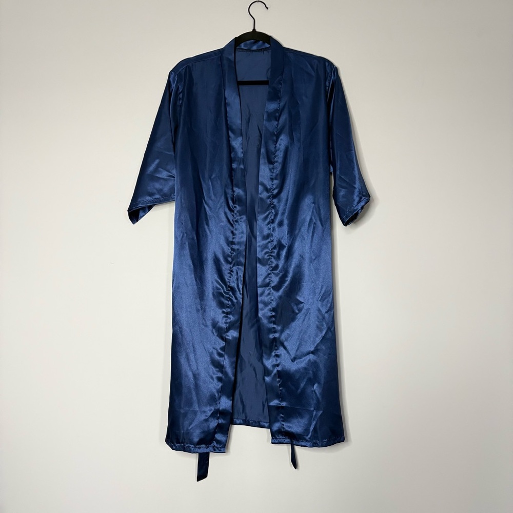 One Maid of Honour Robe & One Bridesmaid Robe
(Blue Colour) 2 Robes